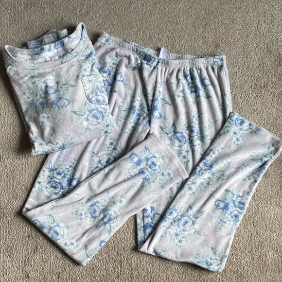 Flora Foral Fleece PJ Set - Picture 5 of 8